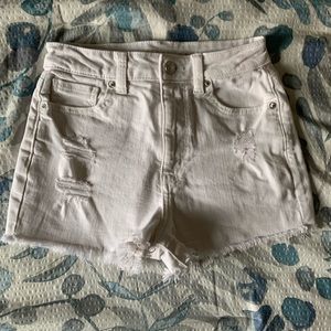 White American Eagle shorts